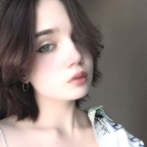 Nastya Smirnova va xodimlar porno Mushuk surati